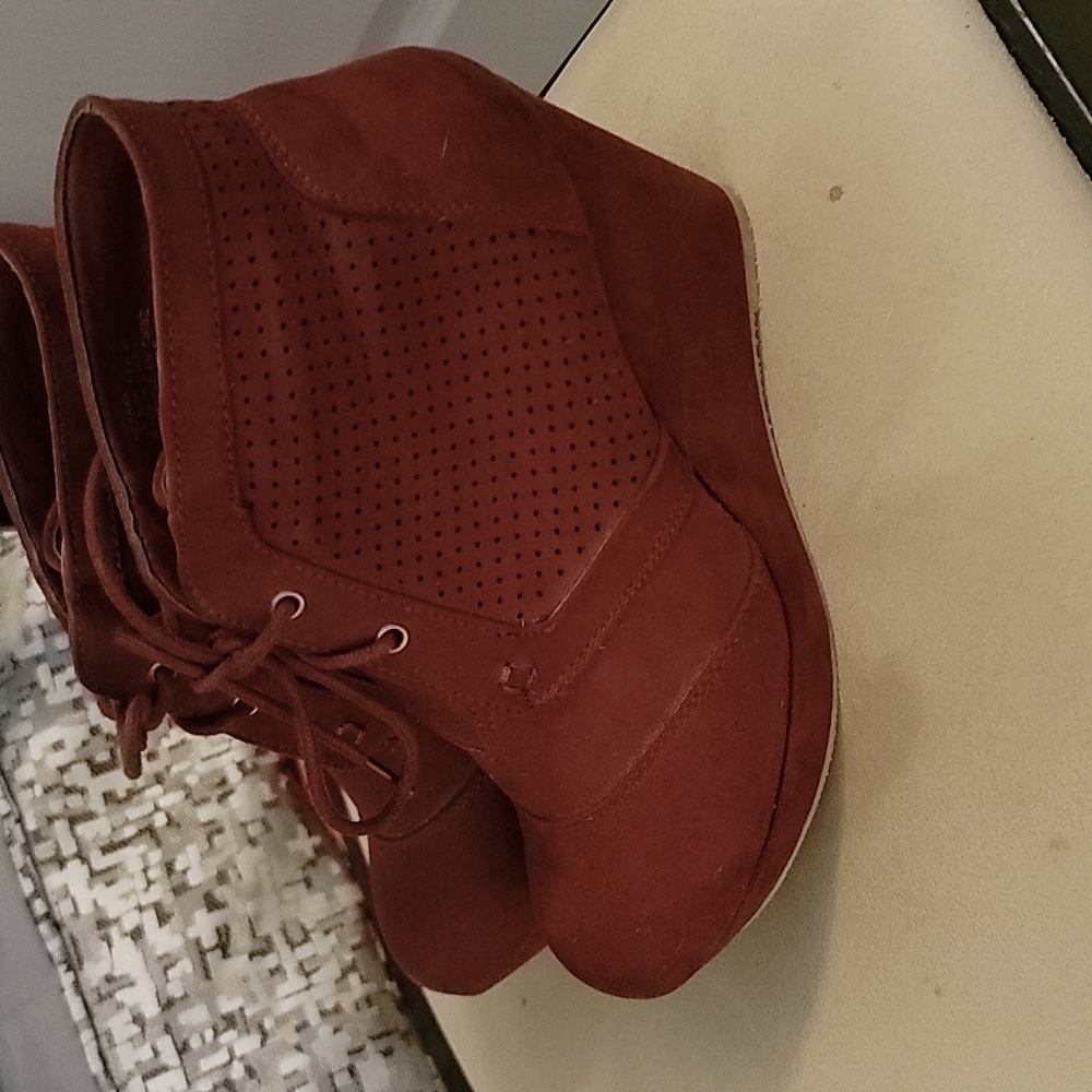 Just fab maroon shooties